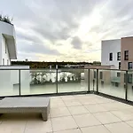 T4 Avec Grande Terrasse Et Parking Prive דירה קאין