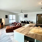 Appartement T4 Avec Grande Terrasse Et Parking Privé