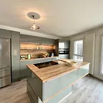 T4 Avec Grande Terrasse Et Parking Privé *