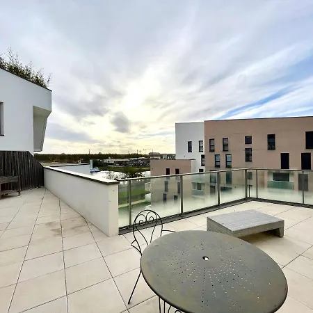 T4 Avec Grande Terrasse Et Parking Prive Apartamento *