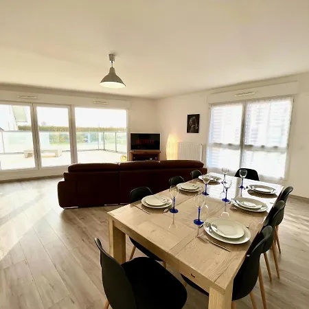 T4 Avec Grande Terrasse Et Parking Prive Apartamento *