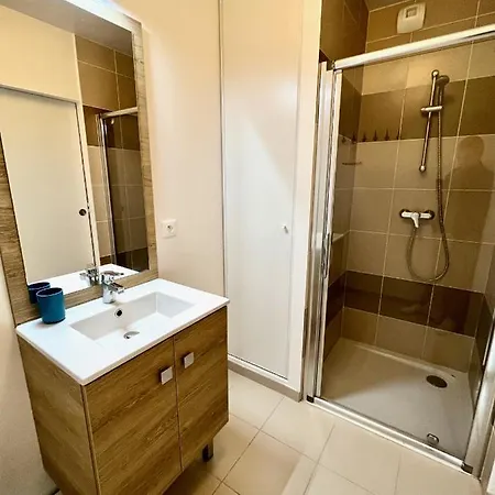 Apartamento T4 Avec Grande Terrasse Et Parking Prive Caen