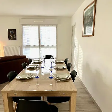 T4 Avec Grande Terrasse Et Parking Prive Apartamento *